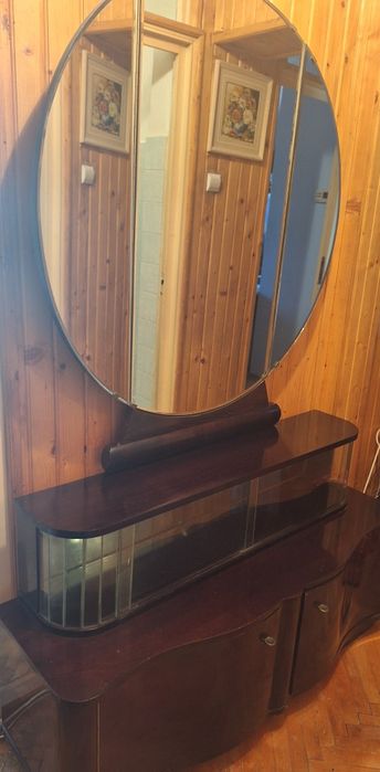 Comoda vintage cu oglinda