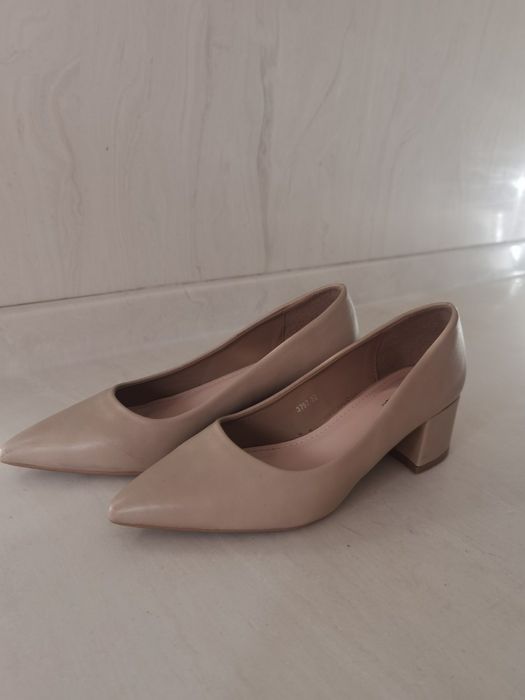 Бежови официални обувки 37 номер