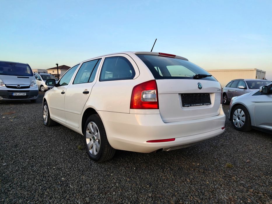 SKODA Octavia 2013 — imagine 3