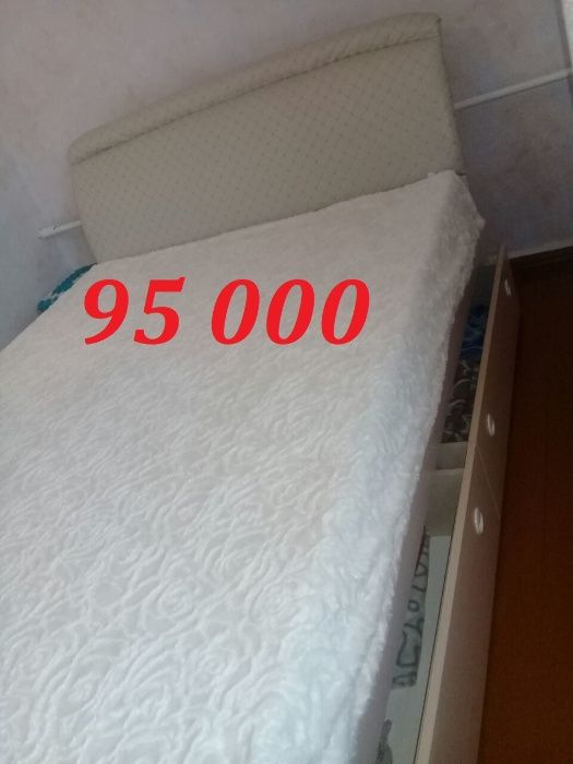 продам кровати и комоды новые