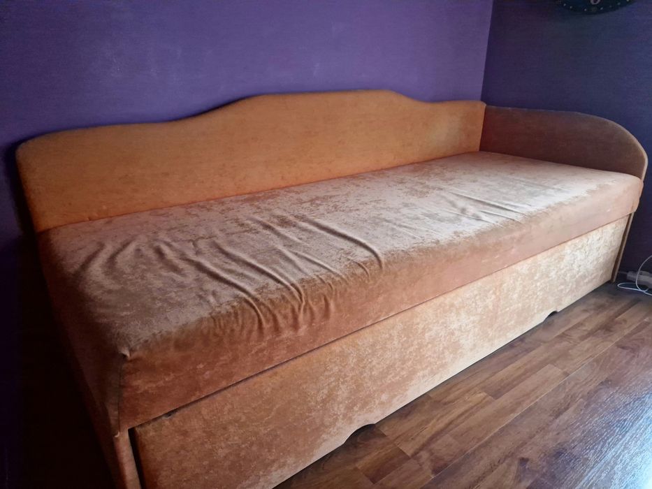 Разтегателен диван