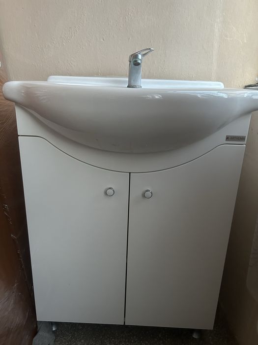 Chiveta baie cu dulapior si baterie