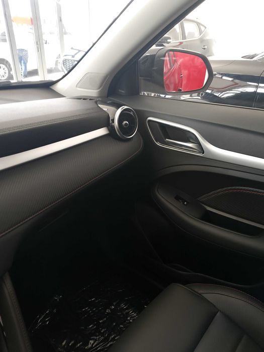 MG ZS-Красовер паркетнинг