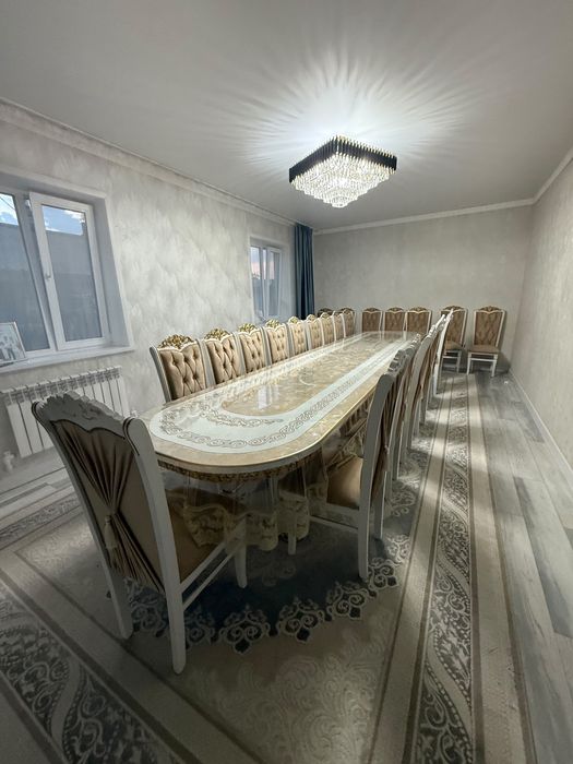 Стол со стульями за 550к