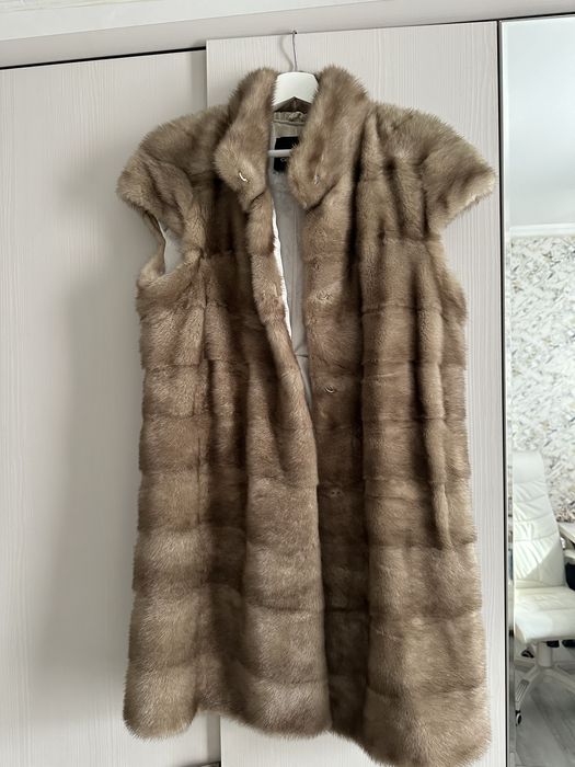 Норковый удлененный жилет