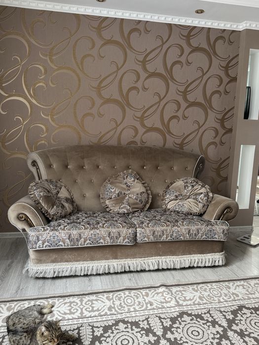 Диван, серо-коричневый