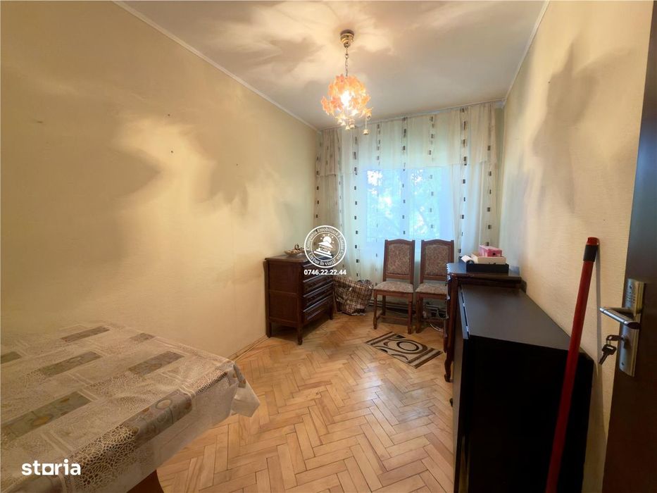 Apartament 3 camere, intermediar, Toma-Cozma