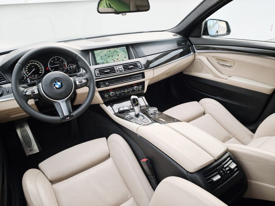 BMW seria 5 F10 Facelift M Paket 190cp 4x4 X-drive Euro6 Germania încălzire moduri navigație automat piele faza lunga automata clima doua zone