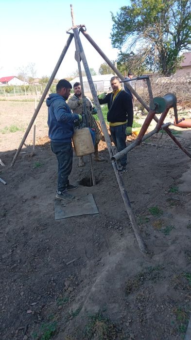 Forez puturi cu foreza manuala