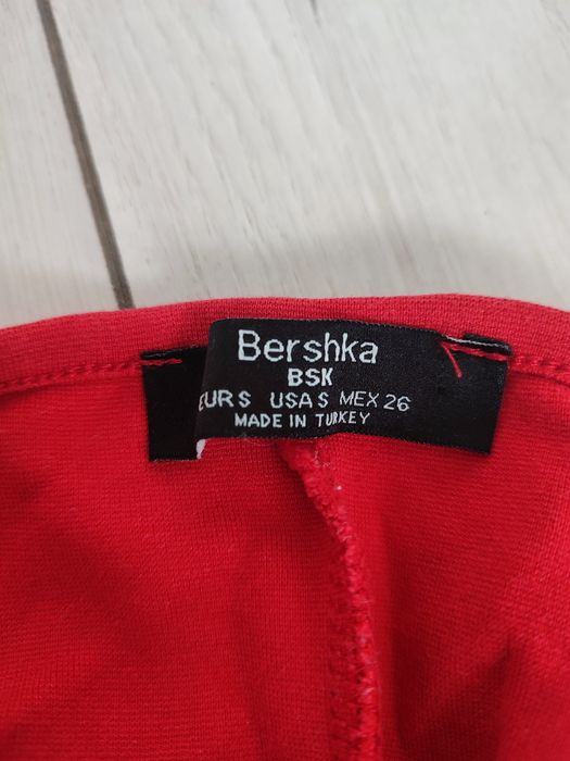Дамска рокля Bershka xs