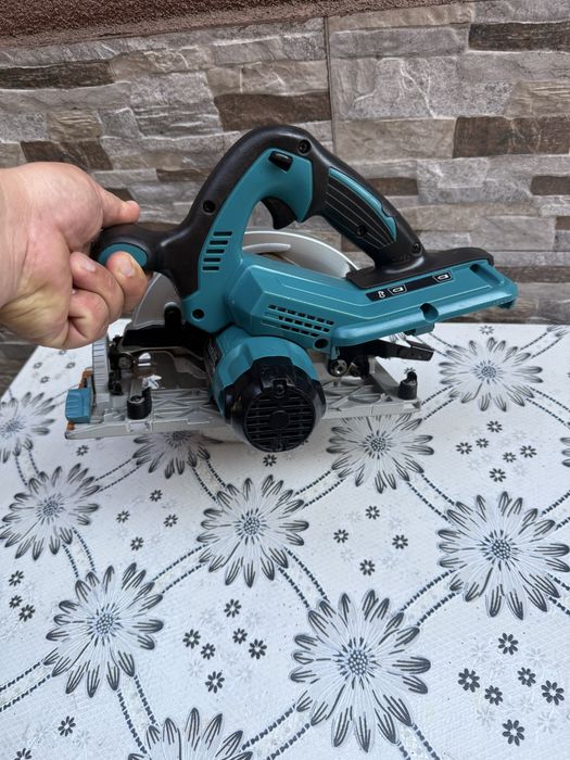 Акумулаторен ръчен циркуляр Makita DHS710Z Solo