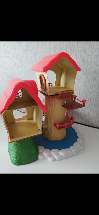 Продам кукольный дом