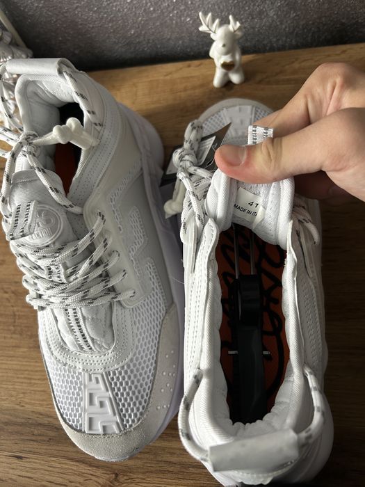 versace chain reaction