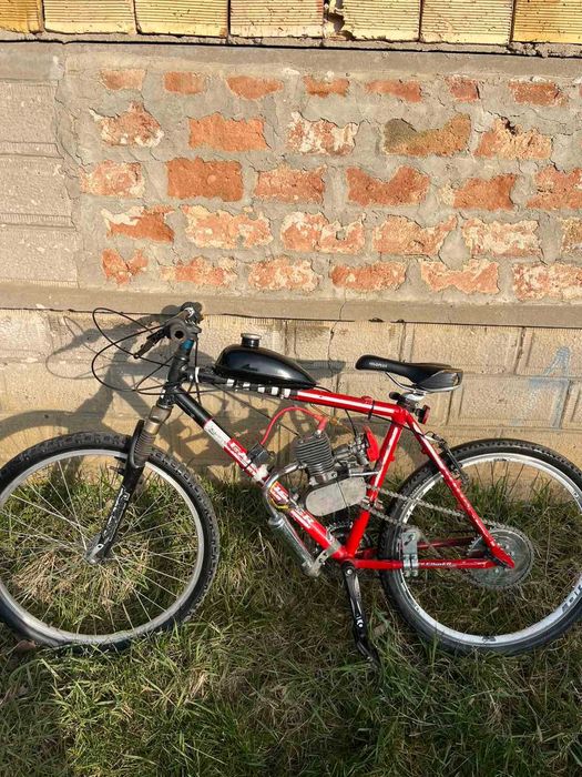 Моторно колело с бензинов двигател