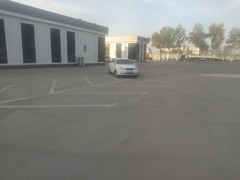 Lasetti 1.8 sotiladi