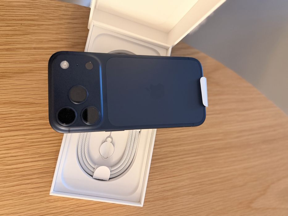 Iphone 17 PRO 512 gb blue