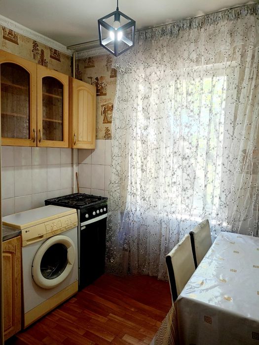 продам 1-ком. 32кв. центр 3-этаж