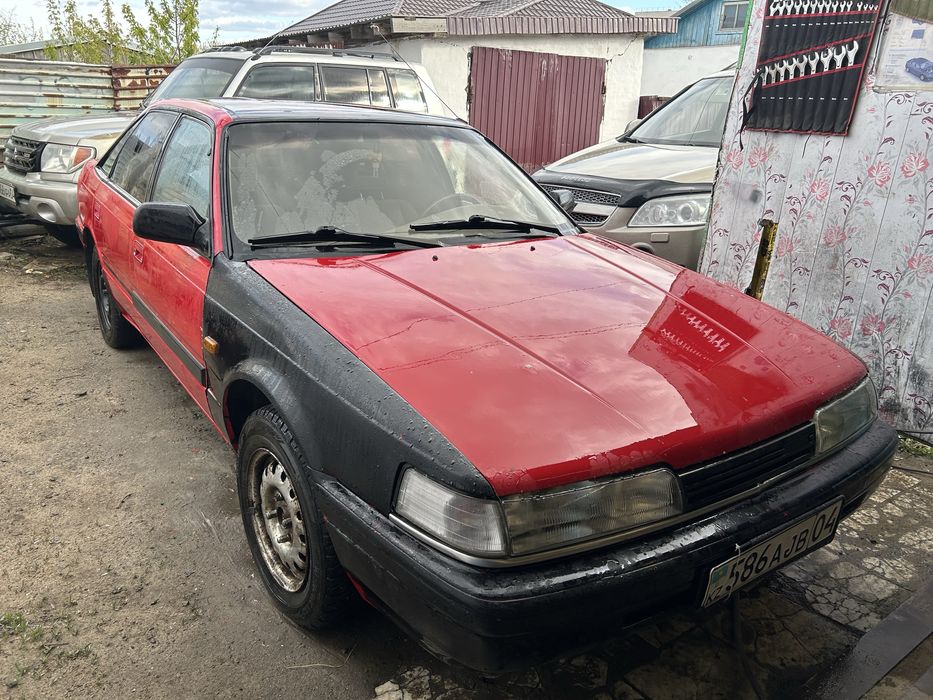 Машина Mazda 626