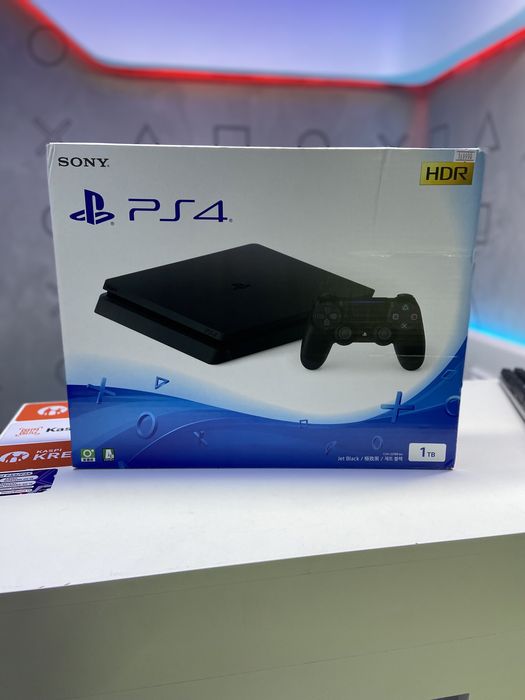 Продаём playstation 4  двумя джостиками Slim