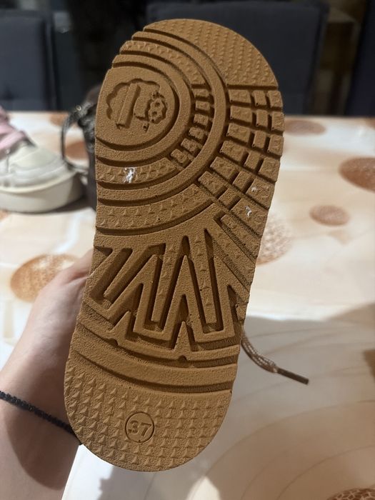 Ugg dama culoare caramel