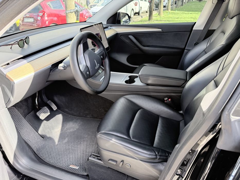 Tesla model Y 2022 TOTAL BLACK