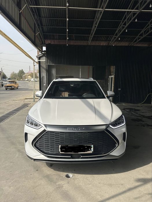 BYD Song Plus gibrid full 2000 mig bilan chiqadi