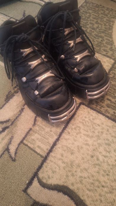 Продам Ботинки  подростковые