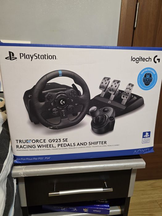 Vand volan Logitech nou + schimbator