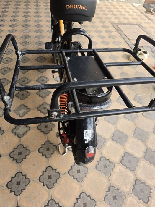 Drongo monstr yengde