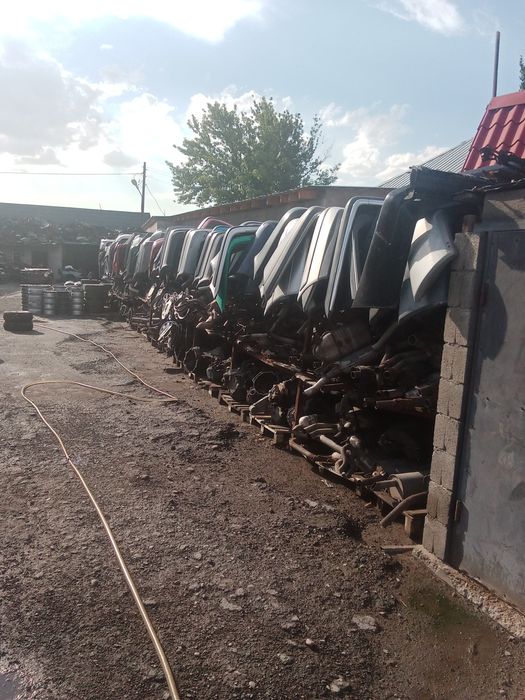 Мерседес 124Ауди  с4