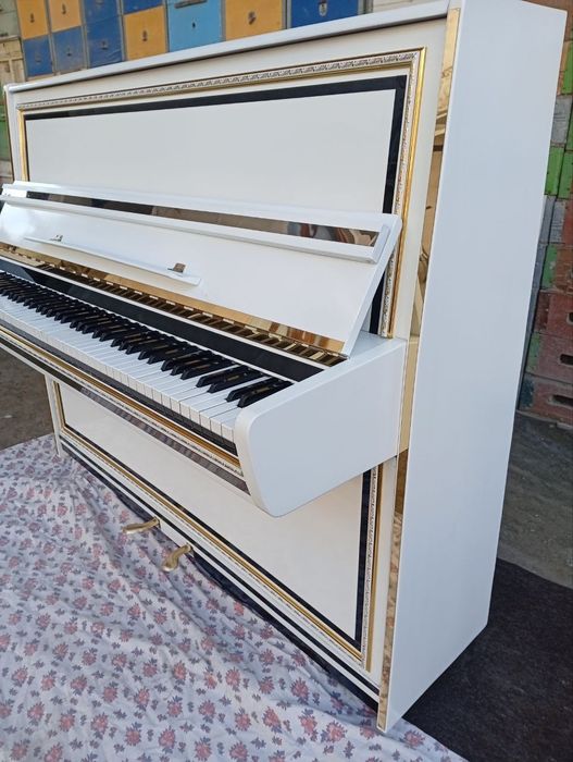 Пианино сотилади.