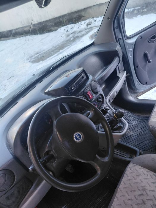 Vând/schimb  Fiat Doblo.