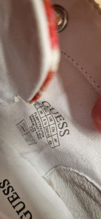 Обувки Guess платформа