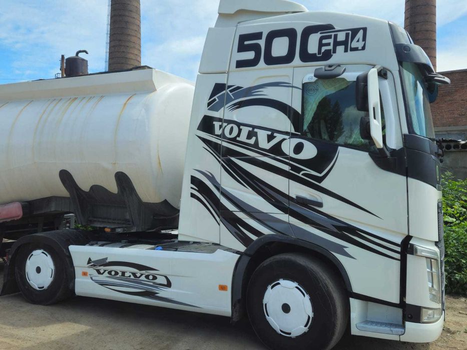 наклейки на авто