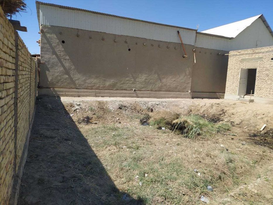 Uy sotiladi manzil Qorako'l shahri Zarafshon mahalla