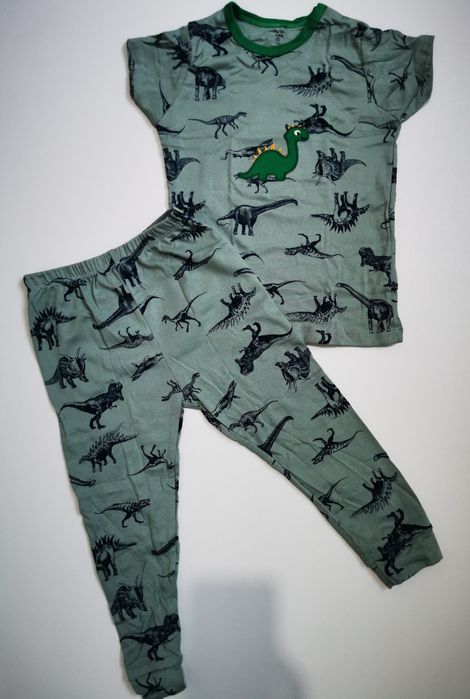 Продаётся детская одежда Carter's