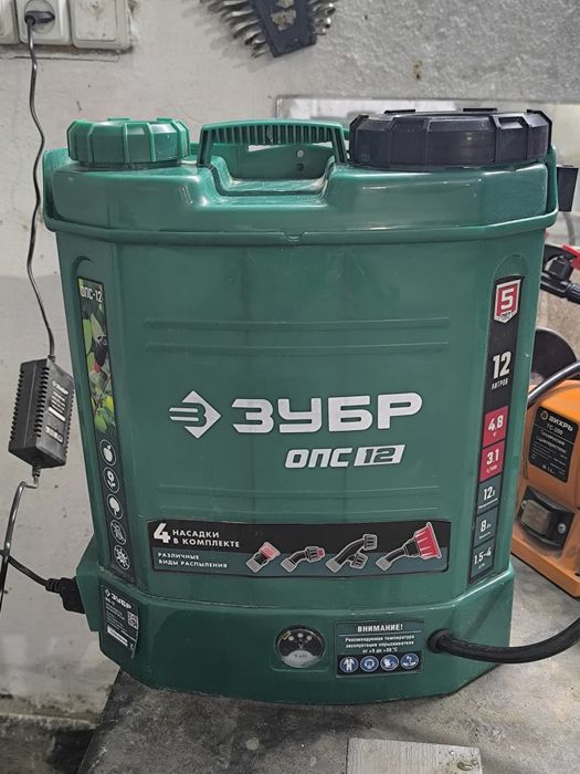 Опрыскиватель Зубр ОПС-12