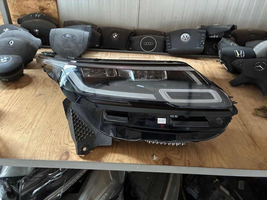 Десен Фар фарове Land Rover Range Rover Velar Рейнж Ровър Full LED
