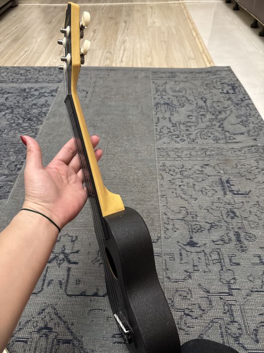 Укулеле продам