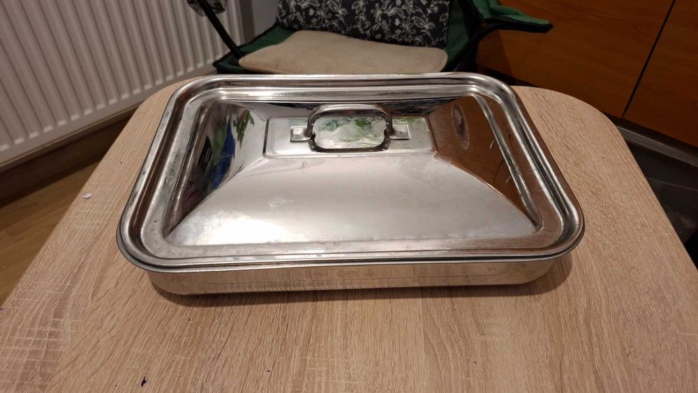 Particular! Tavă cu capac din inox, made in Italy
