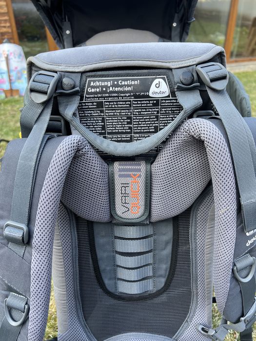 Deuter Kid Comfort-  туристическа раница за носене на дете в планината