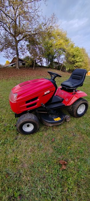 Tractoraș gazon / iarbă MTD