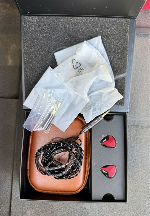 ZiiGaat x Fresh Reviews Arete 2 IEM – 1DD + 4BA – Cutie + accesorii Nou/Nefolosit