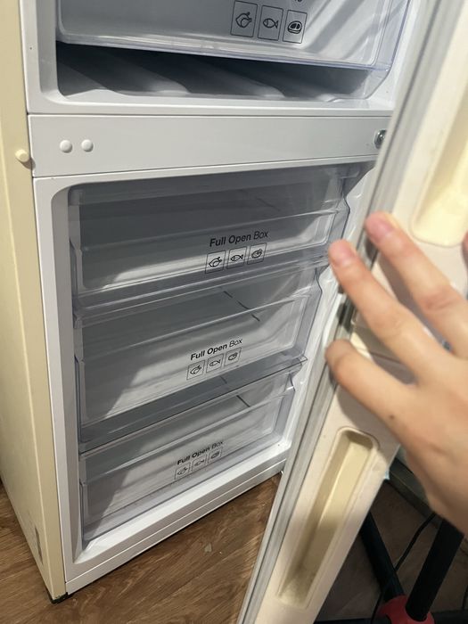 Продам холодильник