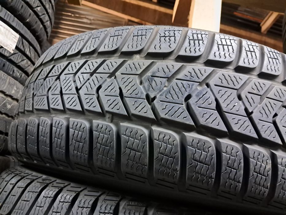 Anvelope second iarna 215 65 R16 Pirelli