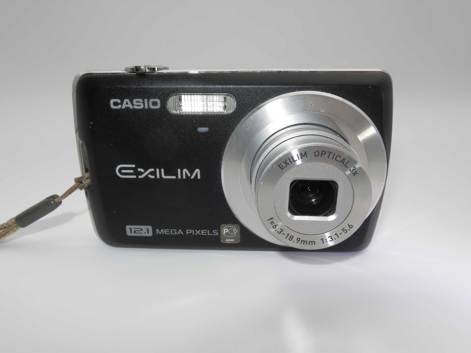 Casio EX Z35 ултра компактен цифров фотоапарат, дигитална камера, пълен комплект, в отлично състояние, работи перфектно