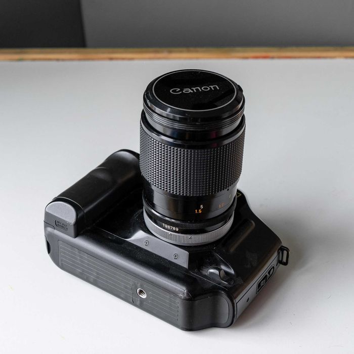 Aparat foto pe film Canon F90 + obiectiv Canon FD 135mm f/2.5