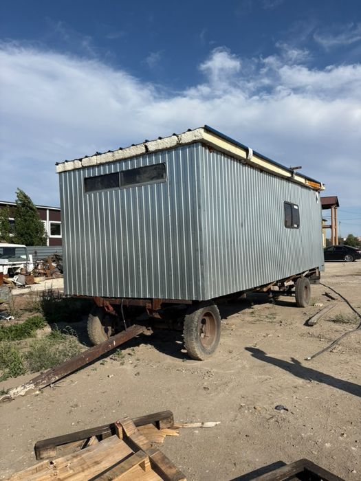 Продам вагончик-бытовку на колёсах