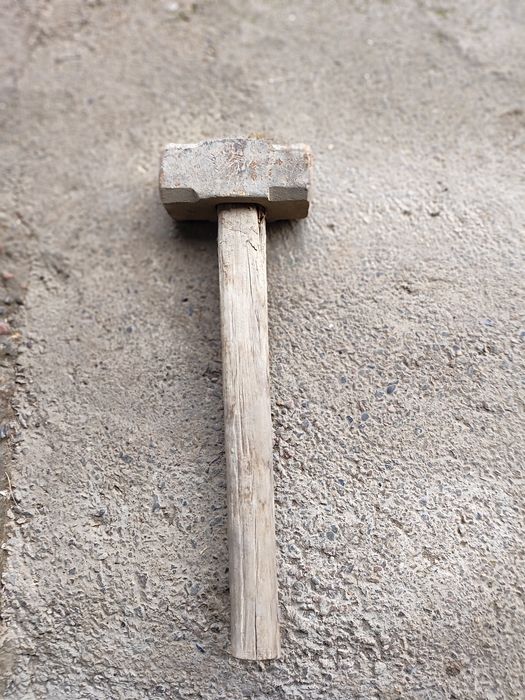 Продаю кувалду б.у.