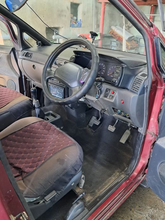 Продам Nissan Prairie 1994